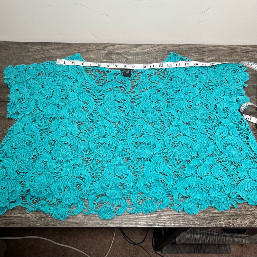πHPπ Torrid Turquoise Color Lace Crop Top, Size 0 - Picture 11 of 14